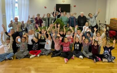 Posjet Domu za starije i nemoćne „Atilio Gamboc” – IZRADA BOŽIĆNIH JASLICA
