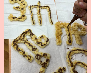 Glagoljaši u slatkoj avanturi – vafli u obliku glagoljskih slova