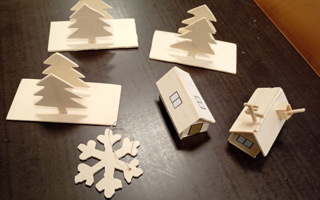 Božićni ukrasi izrađeni na izvannastavnoj aktivnosti Tehničke kulture