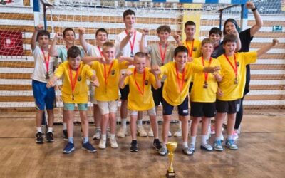 Naši rukometaši osvojili 3. mjesto na Državnom natjecanju školskih sportskih društava 5. i 6. razreda u rukometu pod vodstvom učiteljice Vedrane Gržinić